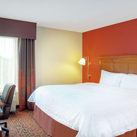 Hampton Inn Меррилвилл Экстерьер фото