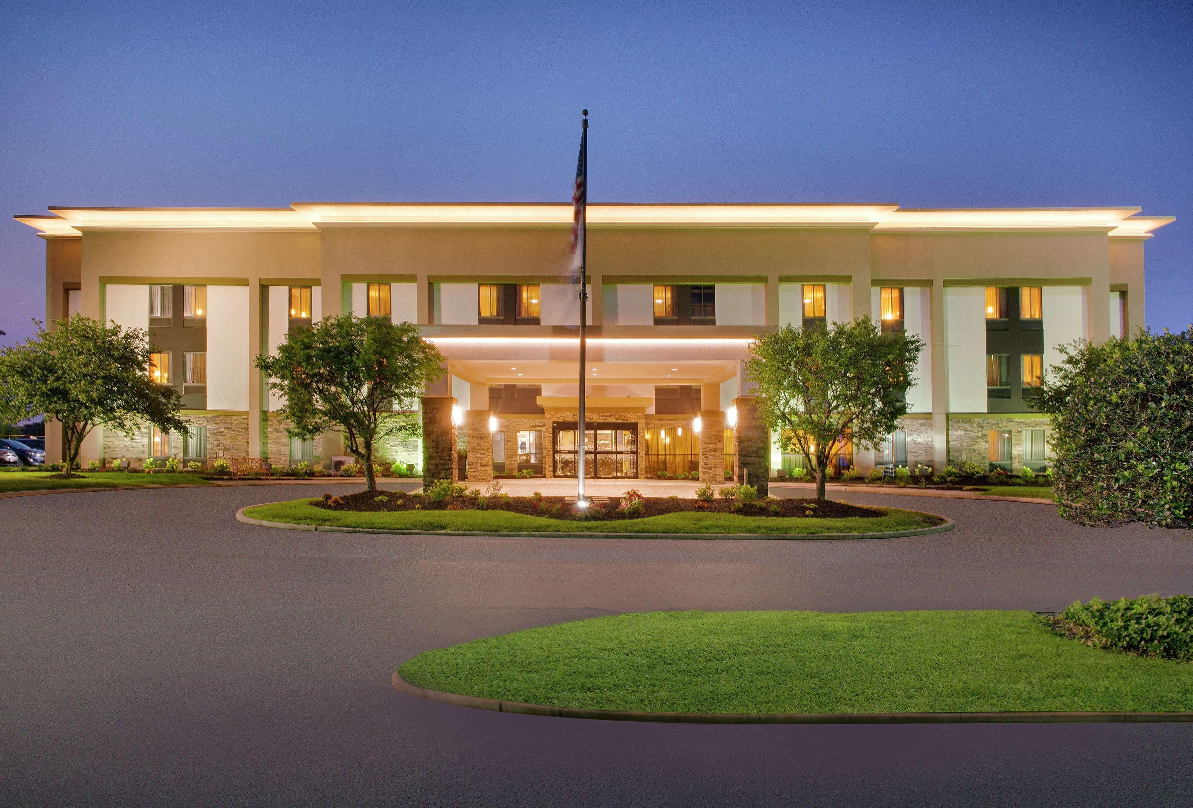 Hampton Inn Меррилвилл Экстерьер фото