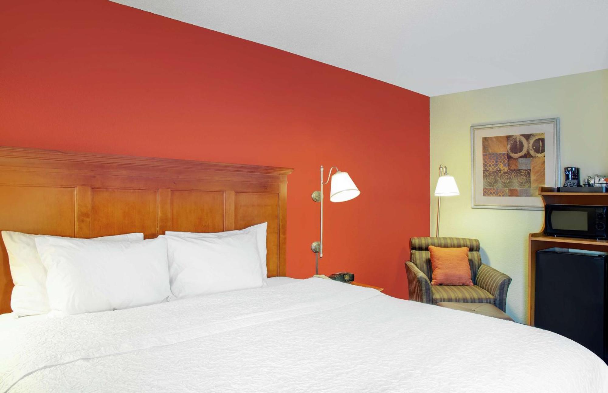 Hampton Inn Меррилвилл Экстерьер фото