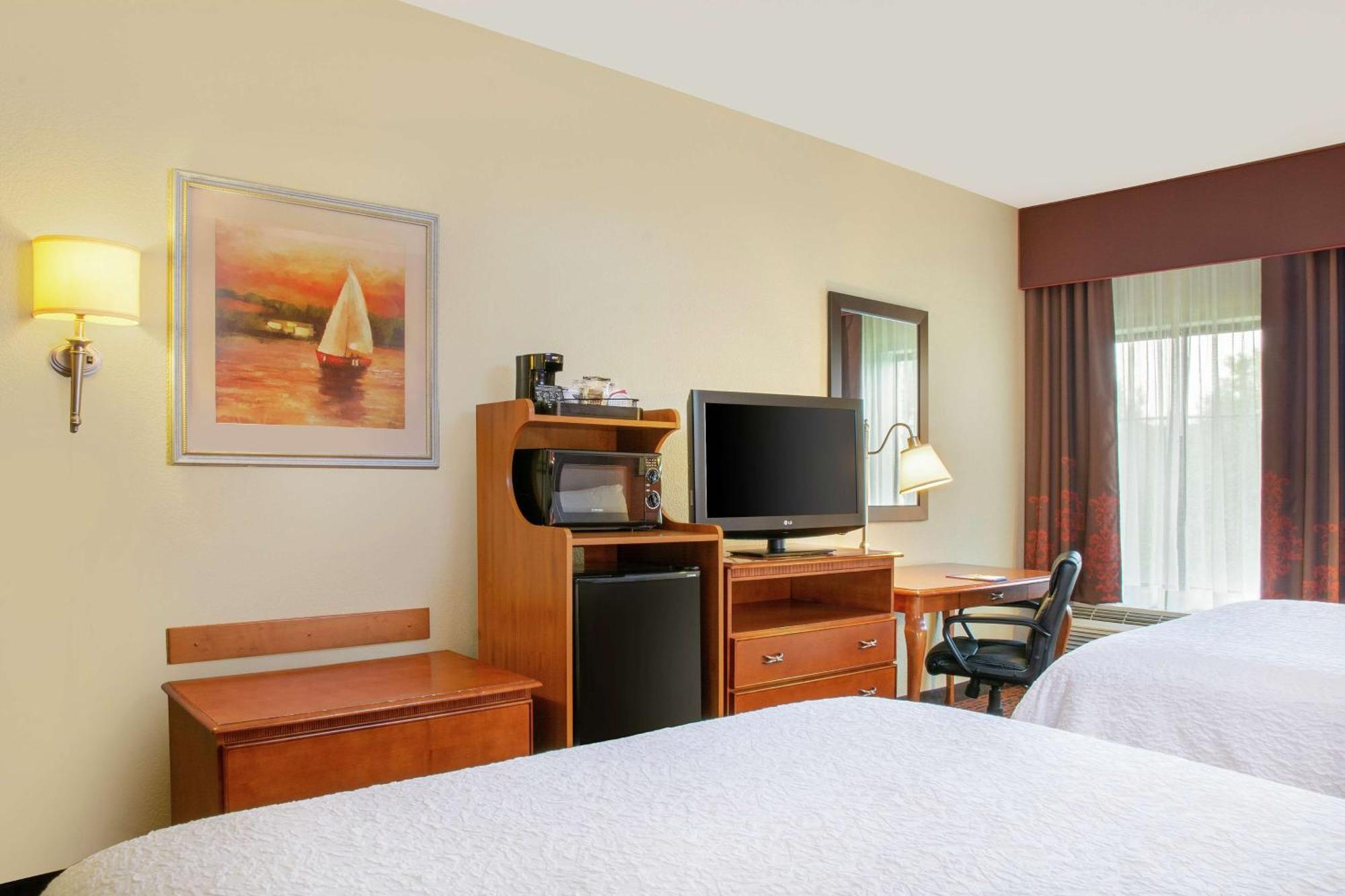 Hampton Inn Меррилвилл Экстерьер фото