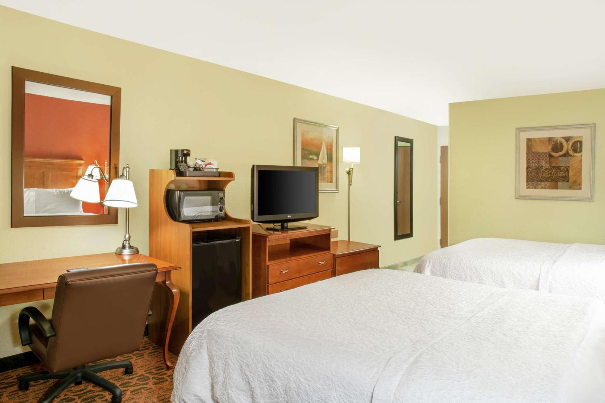 Hampton Inn Меррилвилл Экстерьер фото