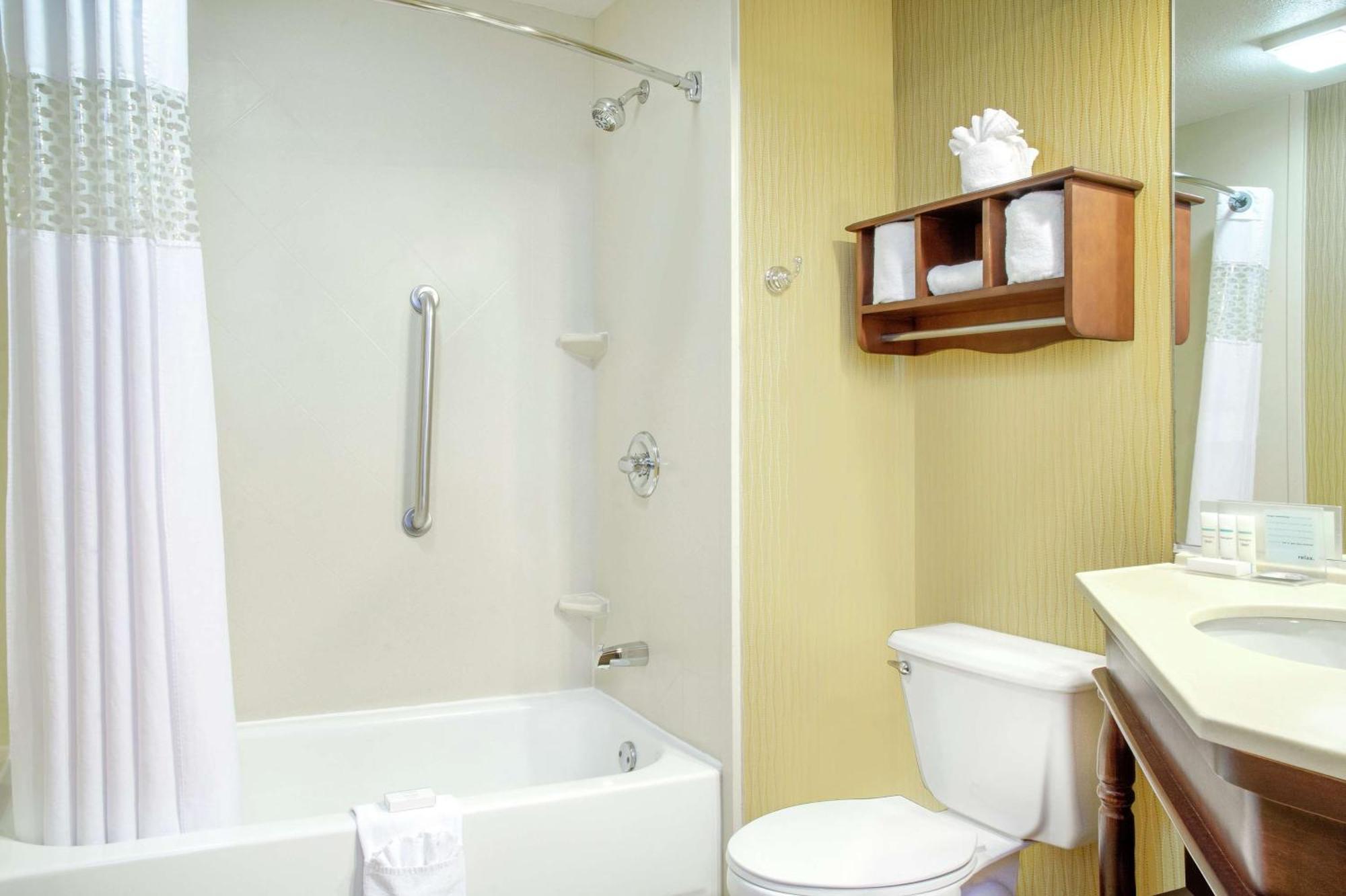 Hampton Inn Меррилвилл Экстерьер фото