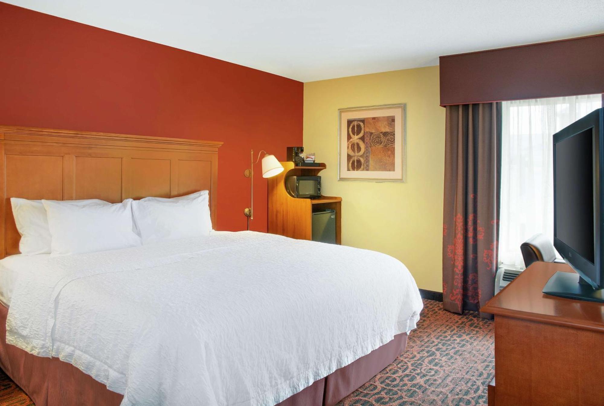 Hampton Inn Меррилвилл Экстерьер фото