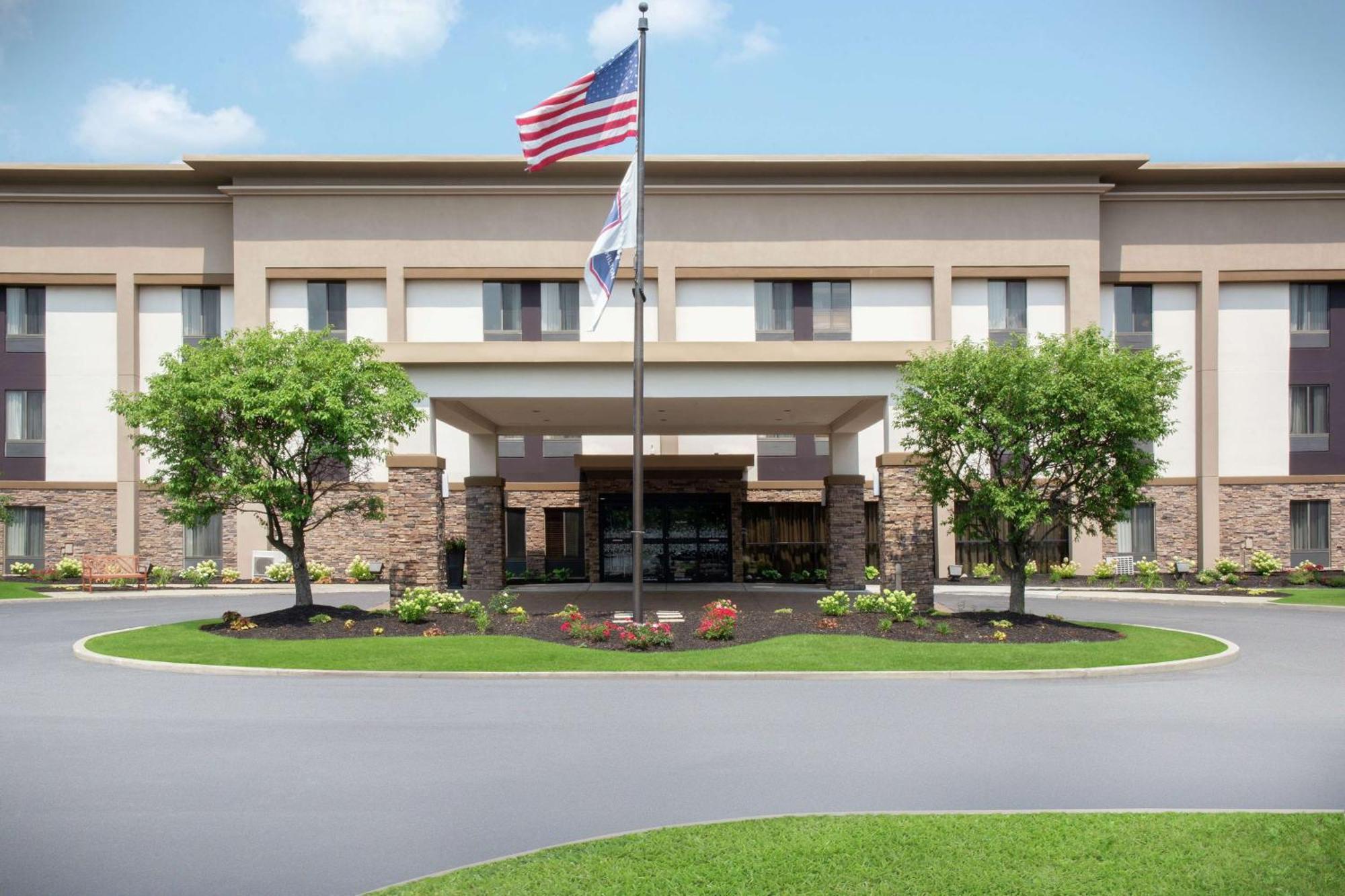 Hampton Inn Меррилвилл Экстерьер фото