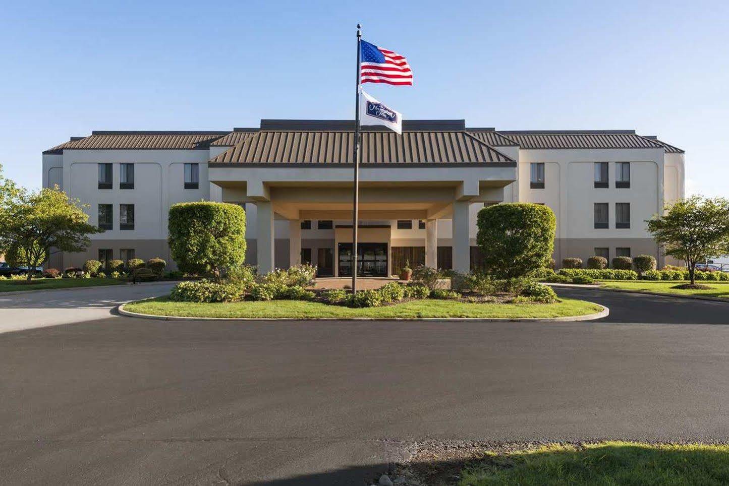 Hampton Inn Меррилвилл Экстерьер фото